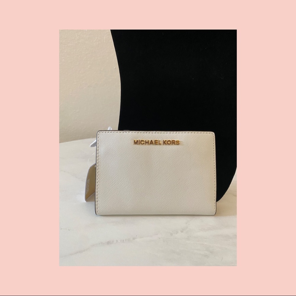 Michael Kors- White Wallet NEW